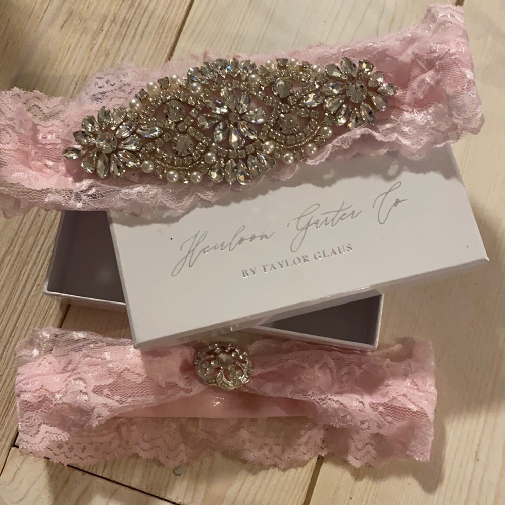 Brand new never worn wedding garters! 👰🏻 💞